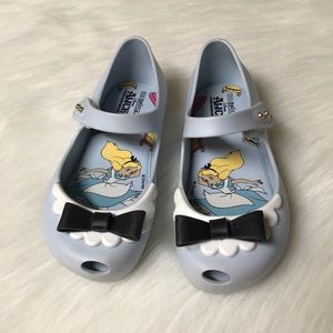 Alice in wonderland mini Melissa size 10